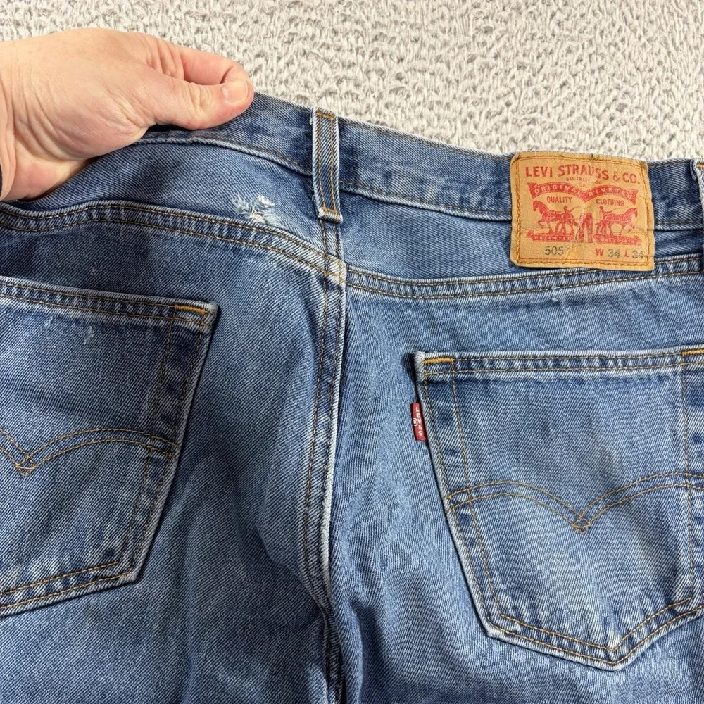 Levi 505 Jeans Mens 34x34 (Fits 33x31) Medium Wash  Distress Fade - Flaw